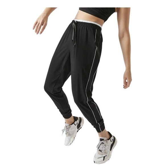 Athleta Colorblocked Brooklyn Jogger‎ Pants Black White 2 - Picture 1 of 12